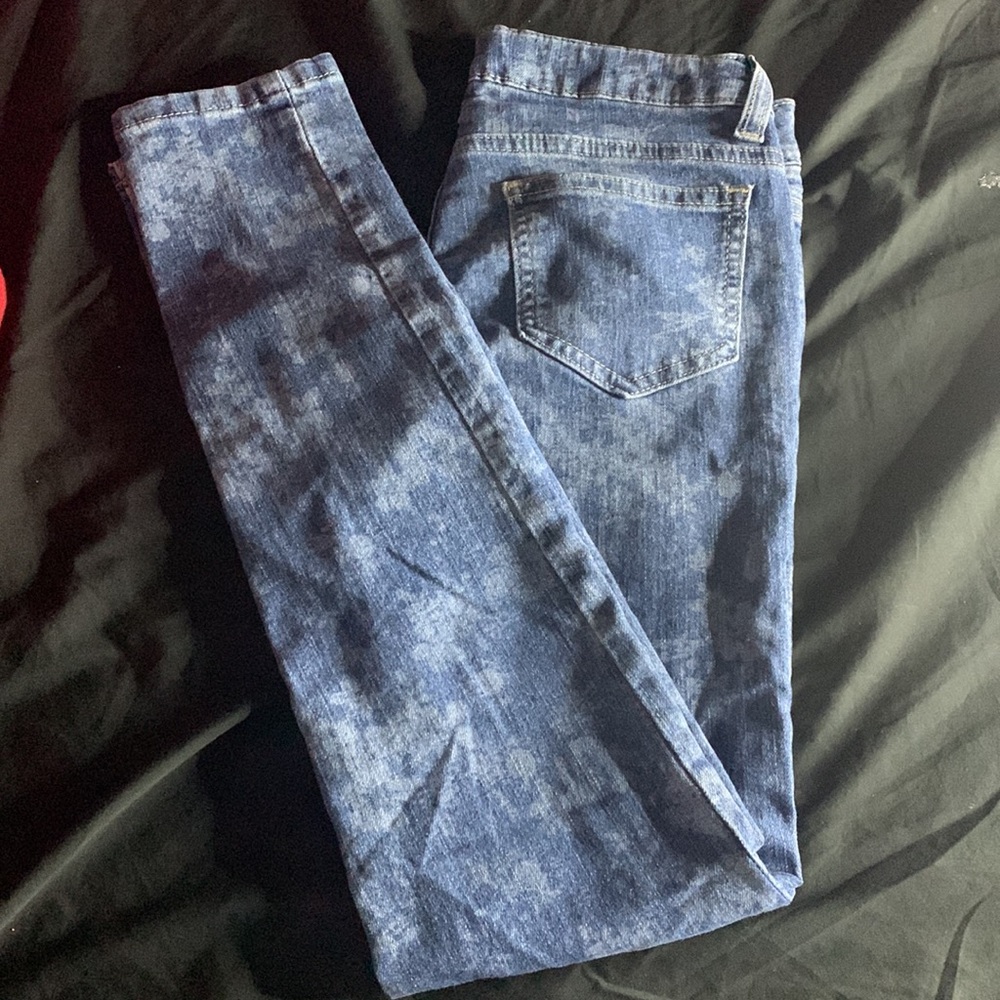 Dark Washed Floral Print Blue Jeans.